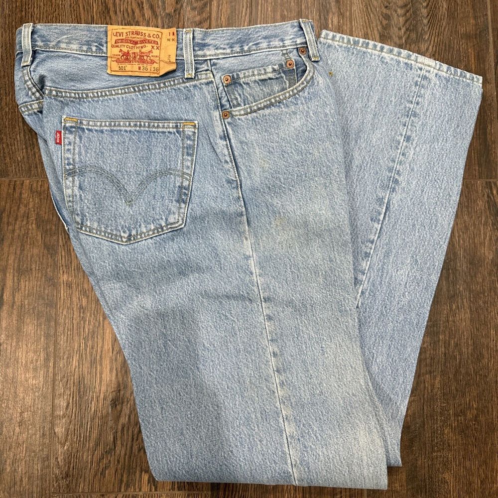 Levi 501 Button Fly 36x36 Light Wash Jeans Made‎ in Egypt
